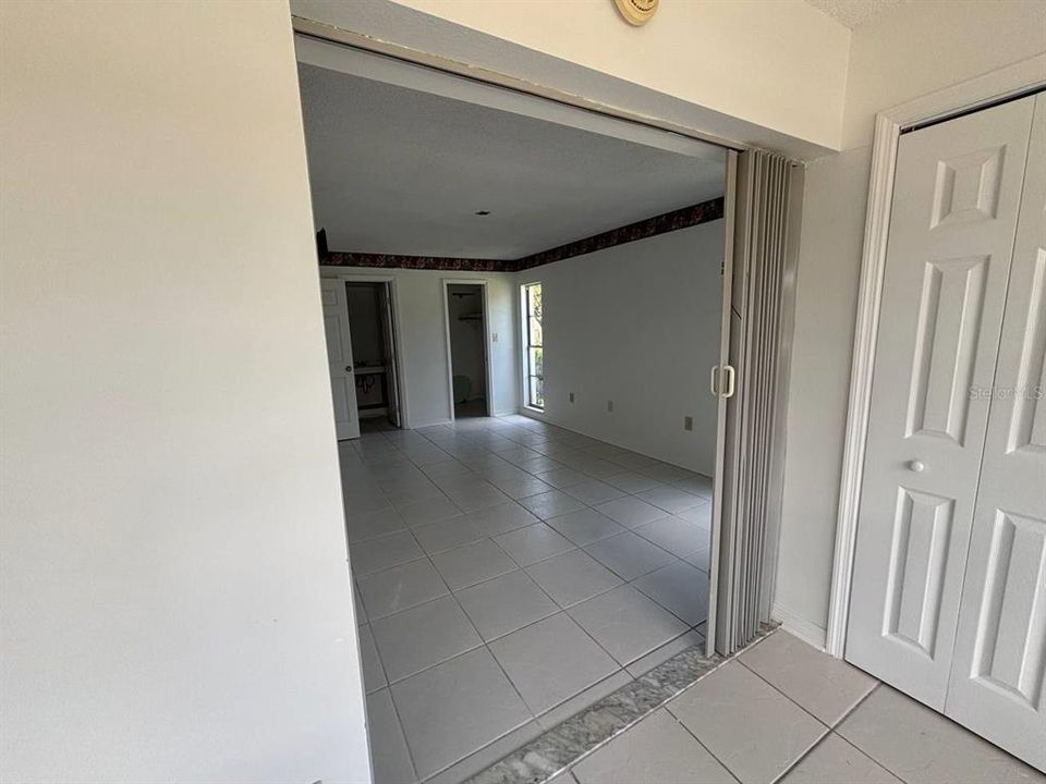 На продажу: $165,000 (1 спален, 1 ванн, 728 Квадратных фут)