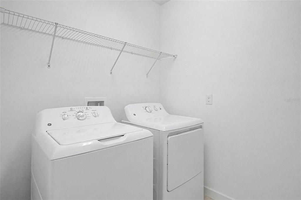For Sale: $285,000 (2 beds, 2 baths, 1625 Square Feet)