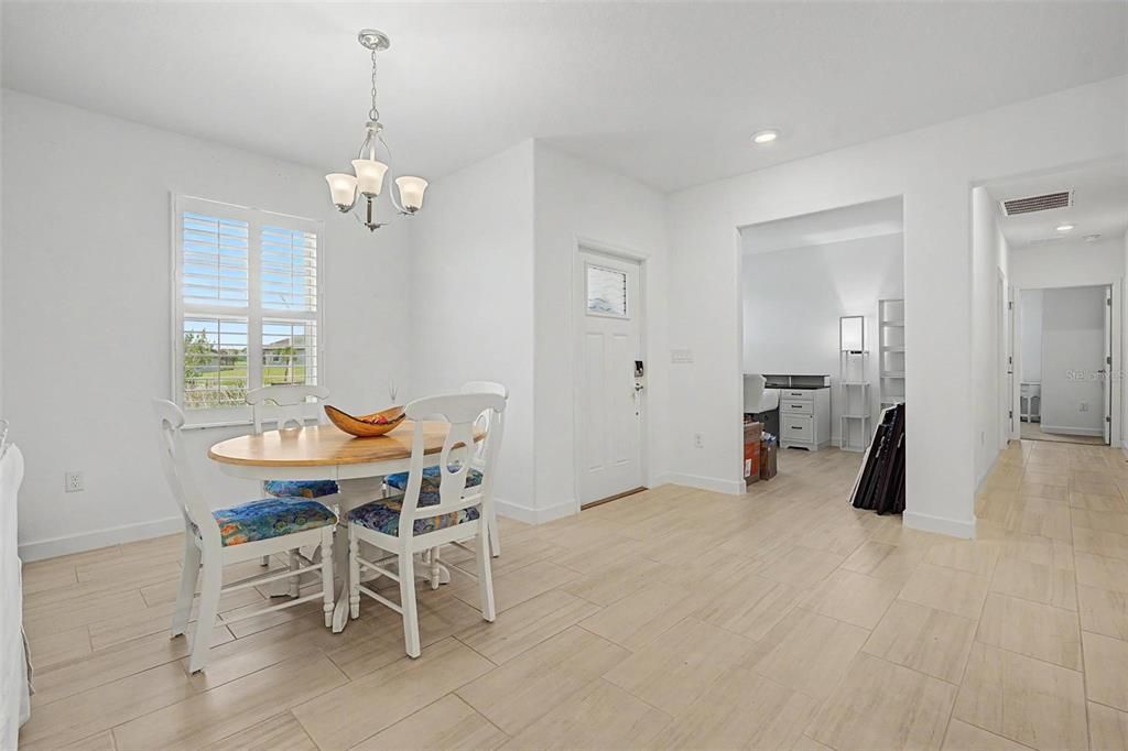 For Sale: $285,000 (2 beds, 2 baths, 1625 Square Feet)