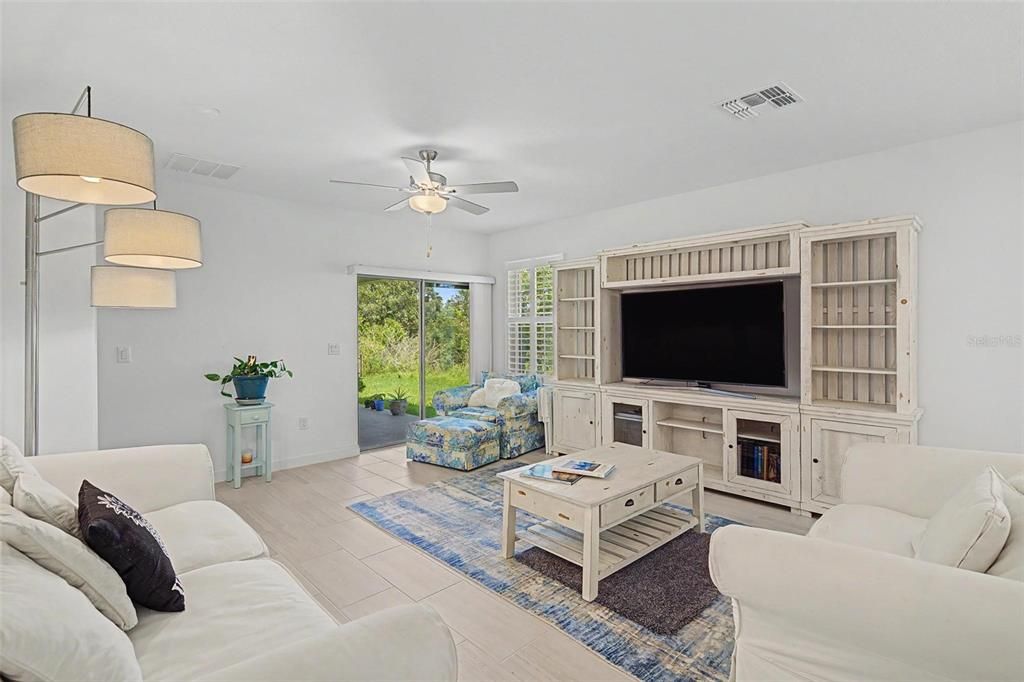 For Sale: $285,000 (2 beds, 2 baths, 1625 Square Feet)