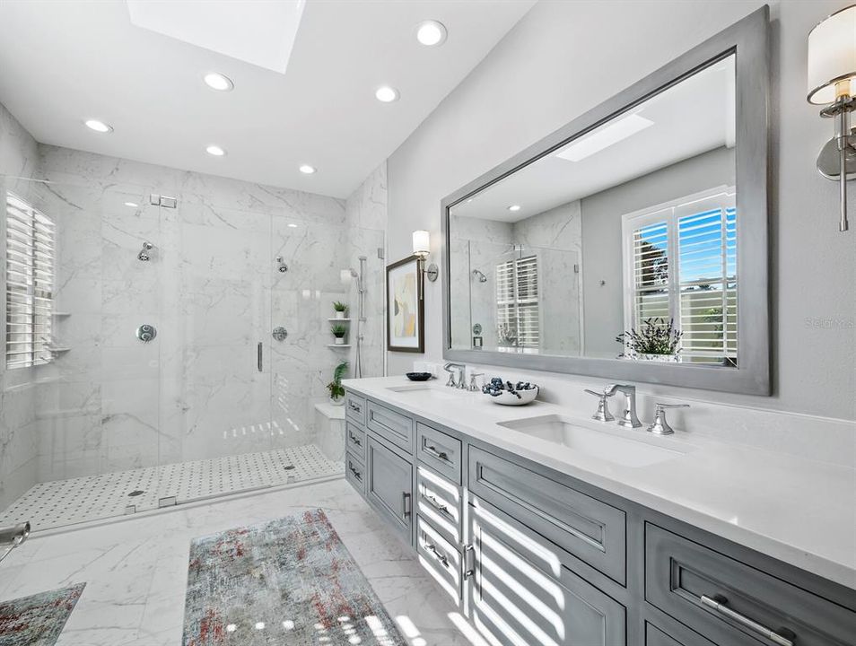 Vendido Recientemente: $2,600,000 (4 camas, 3 baños, 2836 Pies cuadrados)