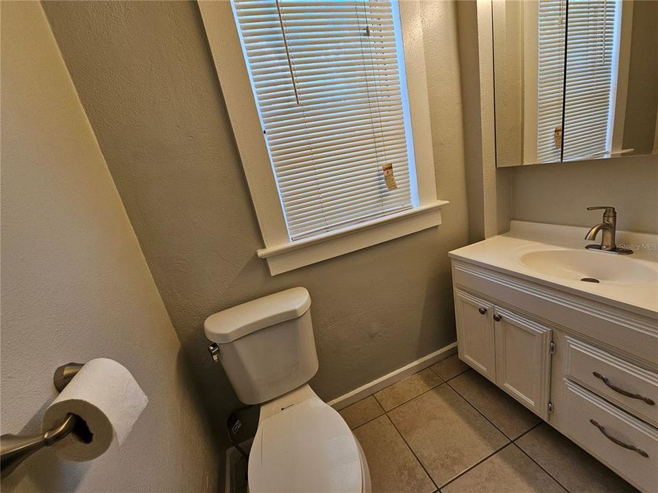 В аренду: $1,450 (2 спален, 1 ванн, 900 Квадратных фут)