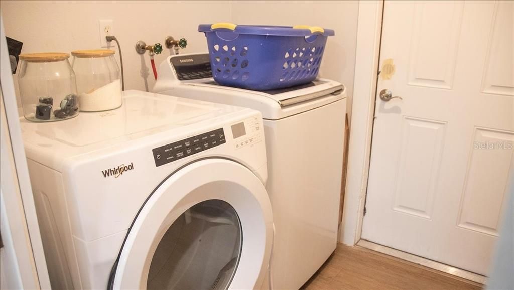На продажу: $359,900 (3 спален, 2 ванн, 1793 Квадратных фут)