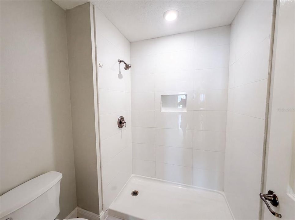 На продажу: $480,000 (6 спален, 3 ванн, 3809 Квадратных фут)