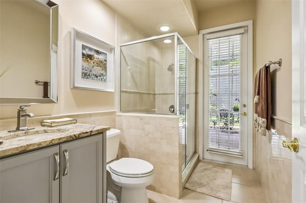 Activo con contrato: $995,000 (4 camas, 3 baños, 2905 Pies cuadrados)