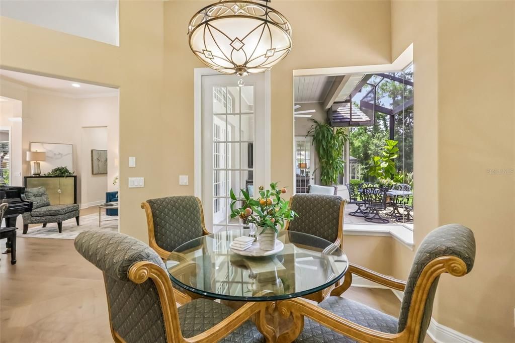 Activo con contrato: $995,000 (4 camas, 3 baños, 2905 Pies cuadrados)