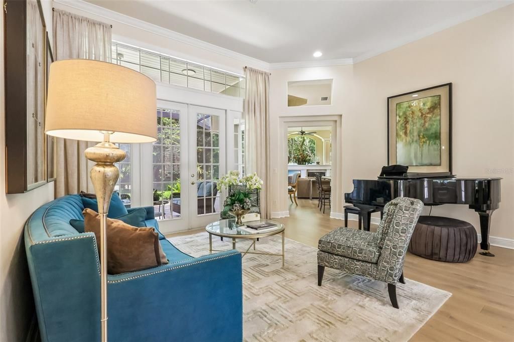Activo con contrato: $995,000 (4 camas, 3 baños, 2905 Pies cuadrados)