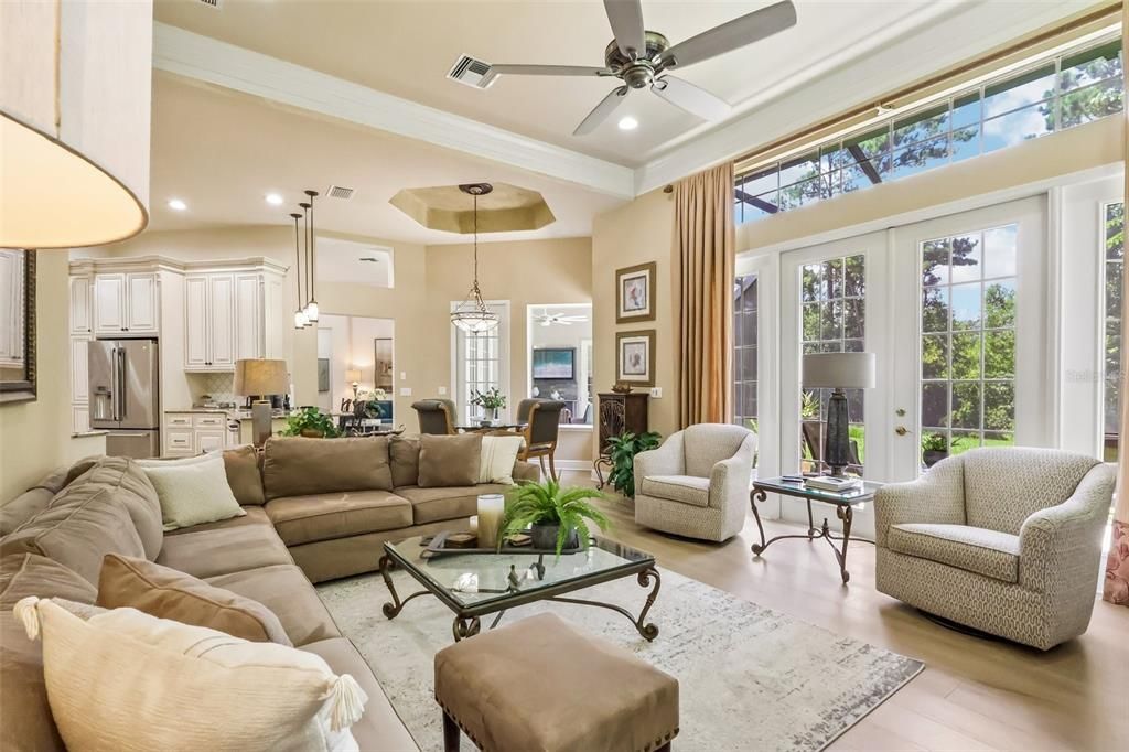 Activo con contrato: $995,000 (4 camas, 3 baños, 2905 Pies cuadrados)