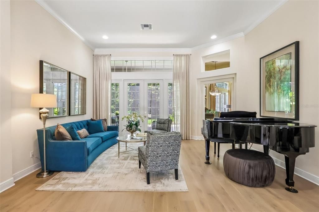 Activo con contrato: $995,000 (4 camas, 3 baños, 2905 Pies cuadrados)