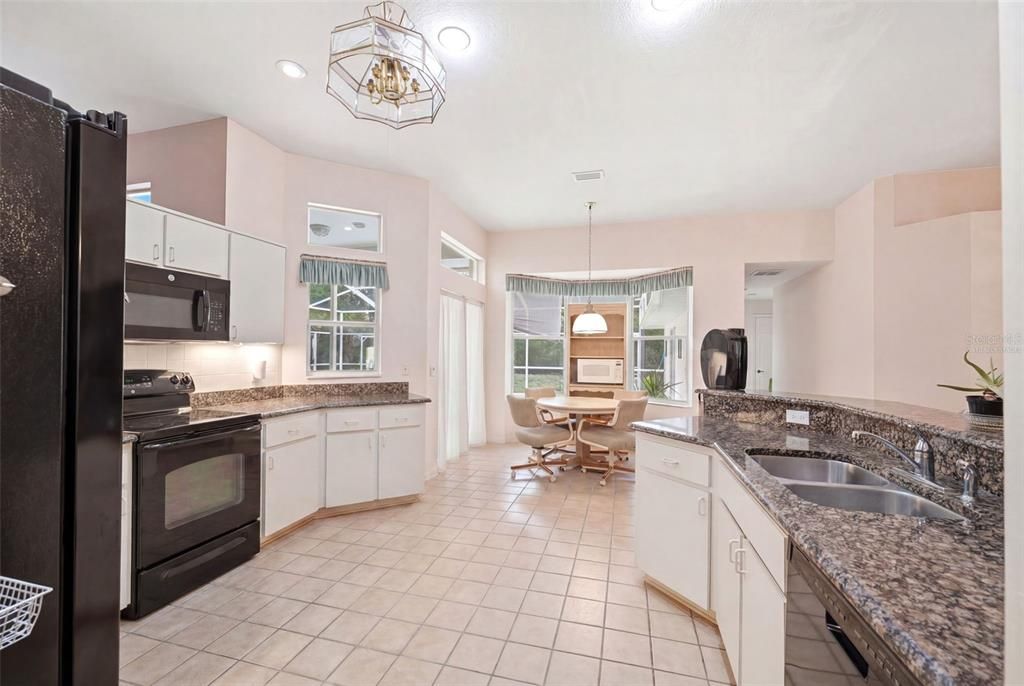 En Venta: $324,900 (3 camas, 2 baños, 2166 Pies cuadrados)