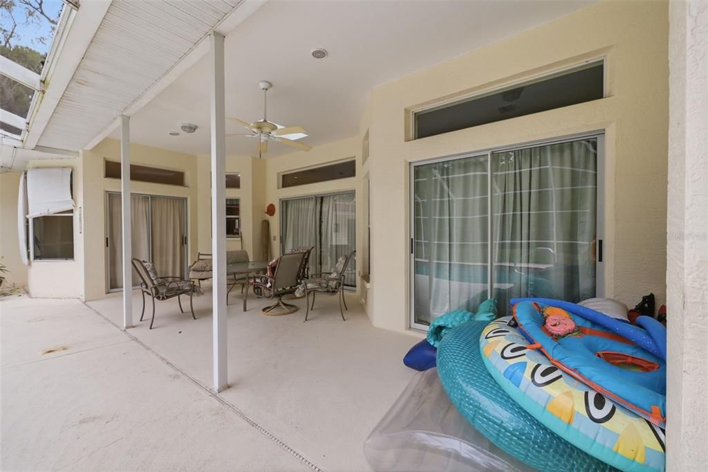 En Venta: $324,900 (3 camas, 2 baños, 2166 Pies cuadrados)