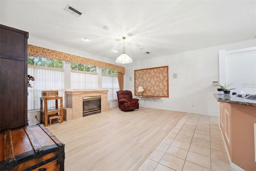 En Venta: $324,900 (3 camas, 2 baños, 2166 Pies cuadrados)