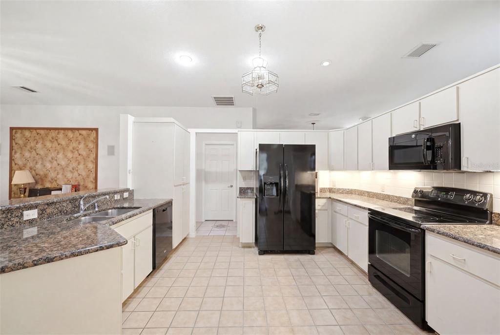 En Venta: $324,900 (3 camas, 2 baños, 2166 Pies cuadrados)