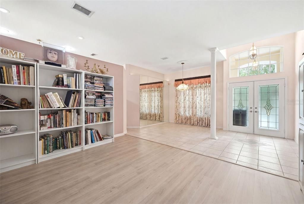 En Venta: $324,900 (3 camas, 2 baños, 2166 Pies cuadrados)