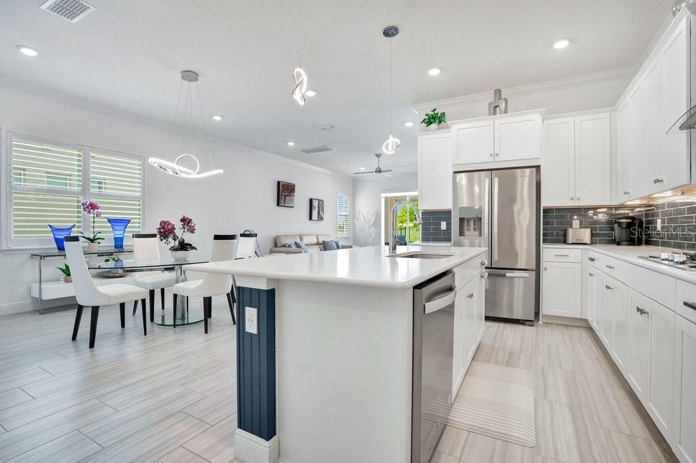 En Venta: $895,000 (5 camas, 3 baños, 3063 Pies cuadrados)