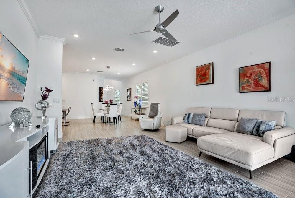 En Venta: $895,000 (5 camas, 3 baños, 3063 Pies cuadrados)