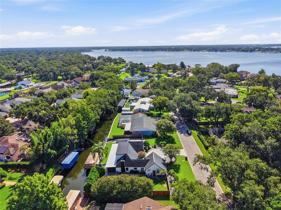 На продажу: $1,025,000 (4 спален, 2 ванн, 2208 Квадратных фут)