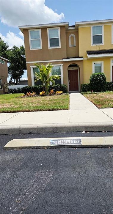 For Rent: $2,000 (2 beds, 2 baths, 1176 Square Feet)