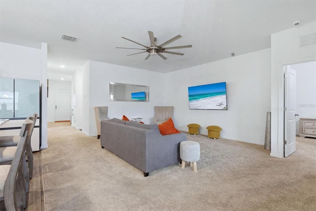 For Sale: $300,000 (3 beds, 2 baths, 1764 Square Feet)