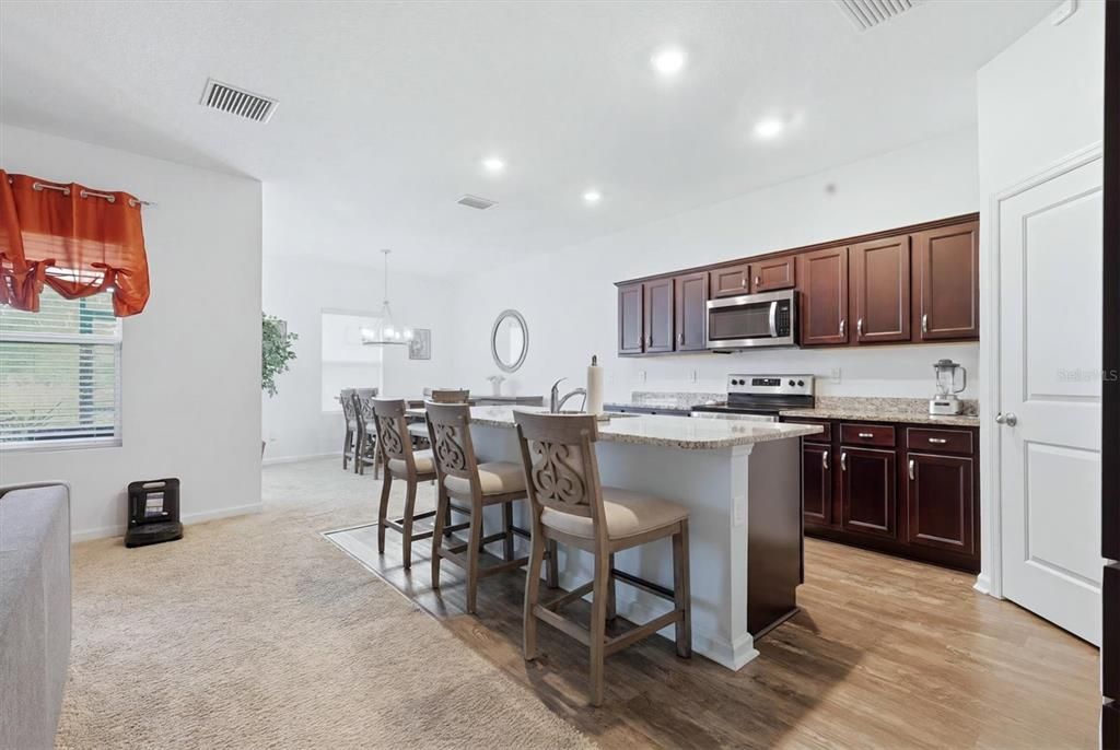 For Sale: $300,000 (3 beds, 2 baths, 1764 Square Feet)