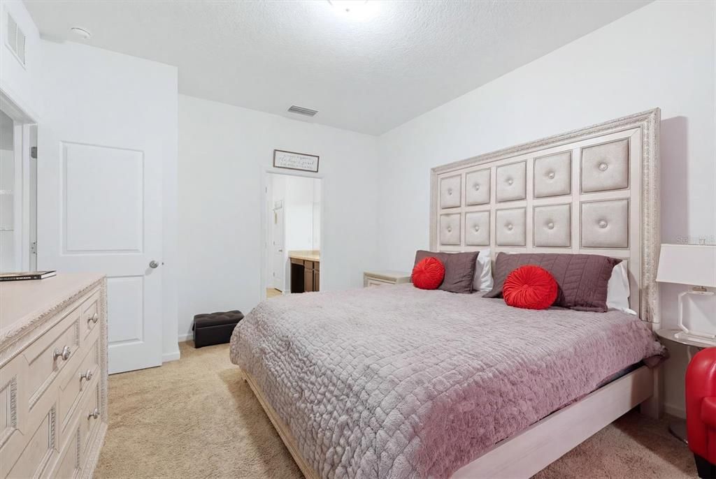 For Sale: $300,000 (3 beds, 2 baths, 1764 Square Feet)