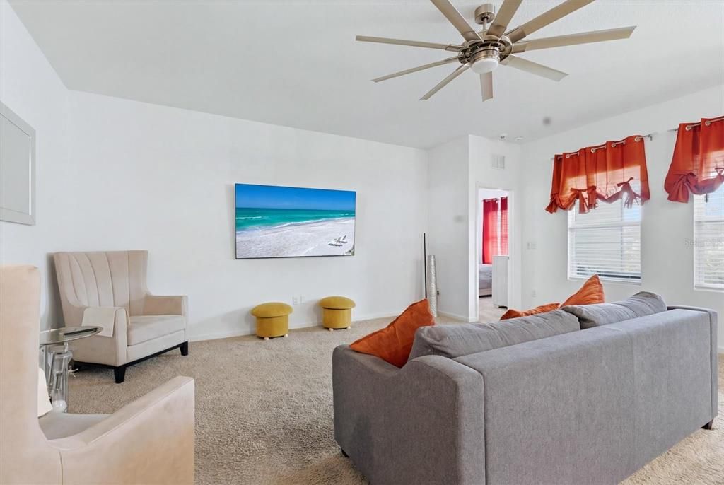 For Sale: $300,000 (3 beds, 2 baths, 1764 Square Feet)