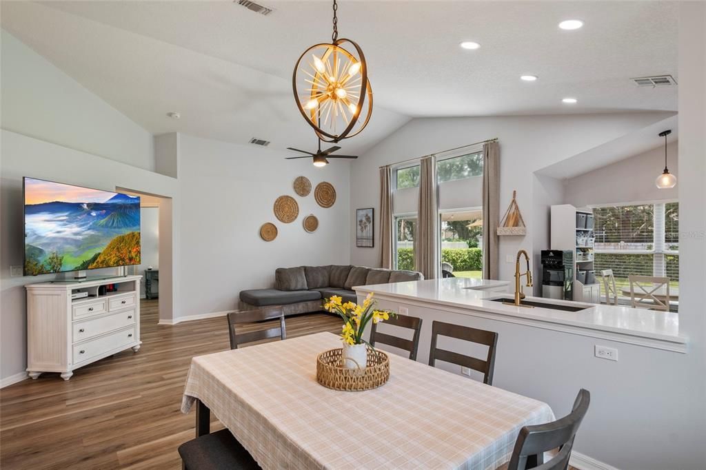En Venta: $498,000 (3 camas, 2 baños, 1469 Pies cuadrados)