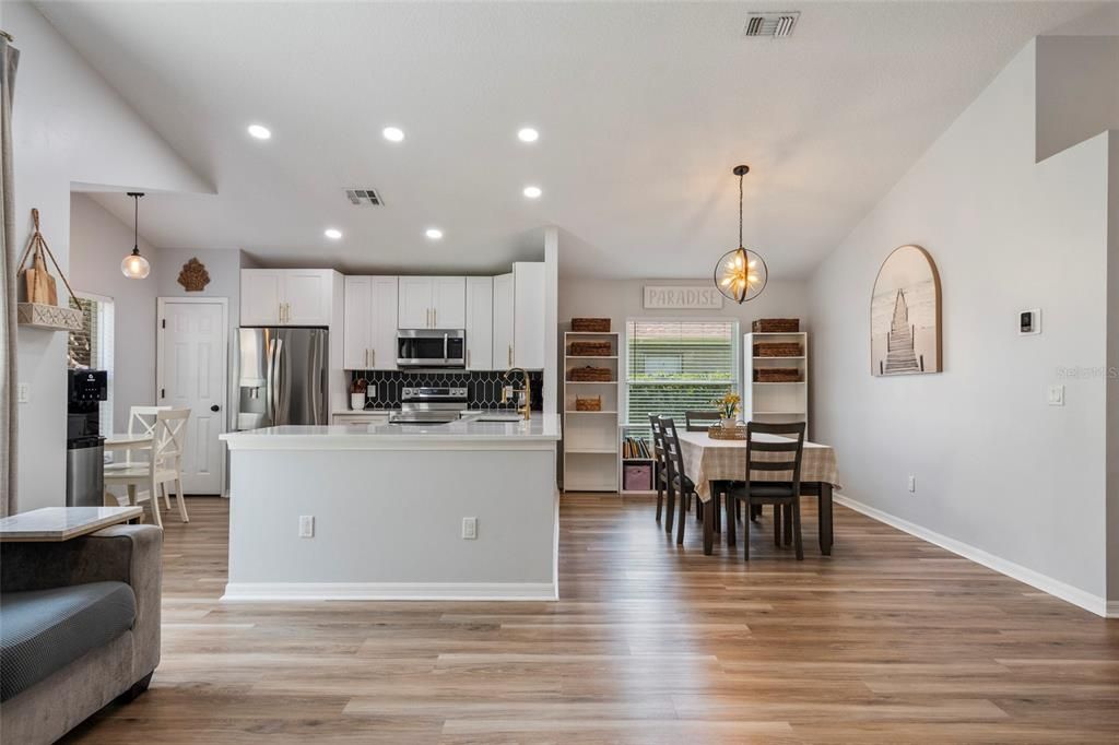 En Venta: $498,000 (3 camas, 2 baños, 1469 Pies cuadrados)