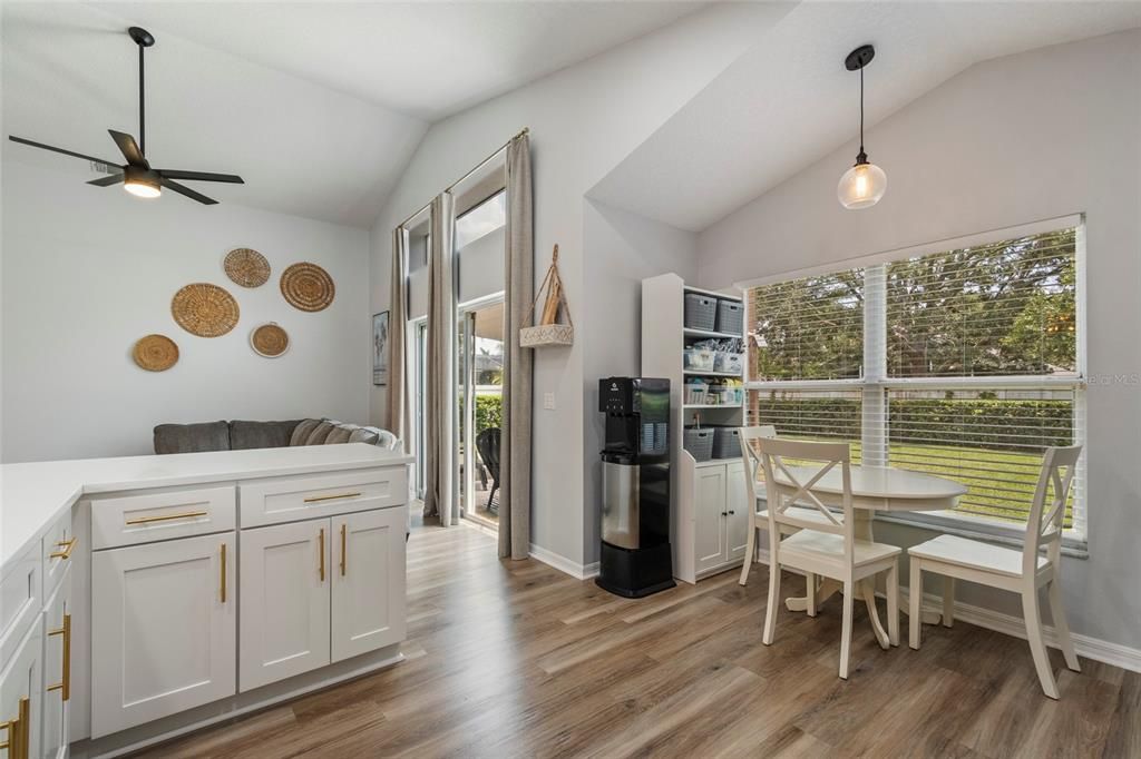 En Venta: $498,000 (3 camas, 2 baños, 1469 Pies cuadrados)