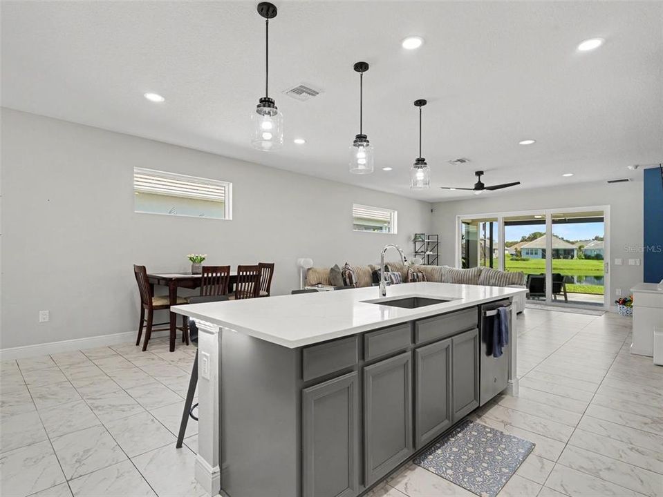 На продажу: $619,999 (3 спален, 2 ванн, 1810 Квадратных фут)