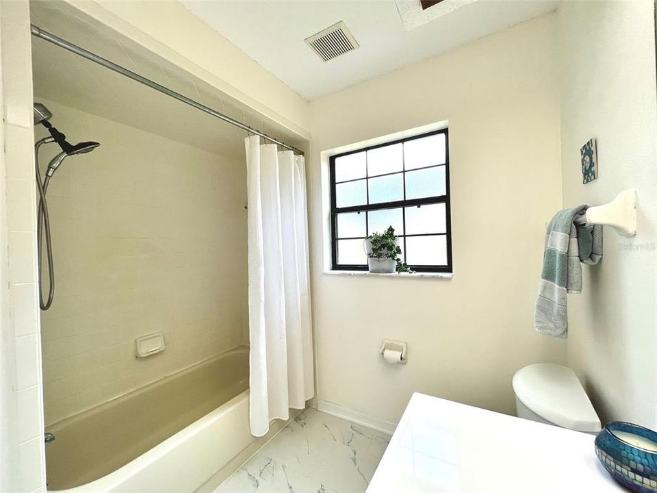 En Venta: $340,000 (3 camas, 2 baños, 1769 Pies cuadrados)