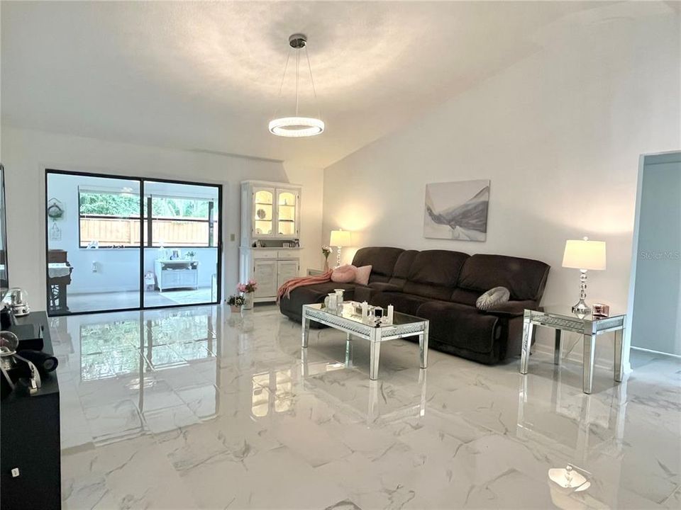 En Venta: $340,000 (3 camas, 2 baños, 1769 Pies cuadrados)
