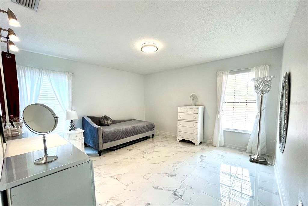 En Venta: $340,000 (3 camas, 2 baños, 1769 Pies cuadrados)