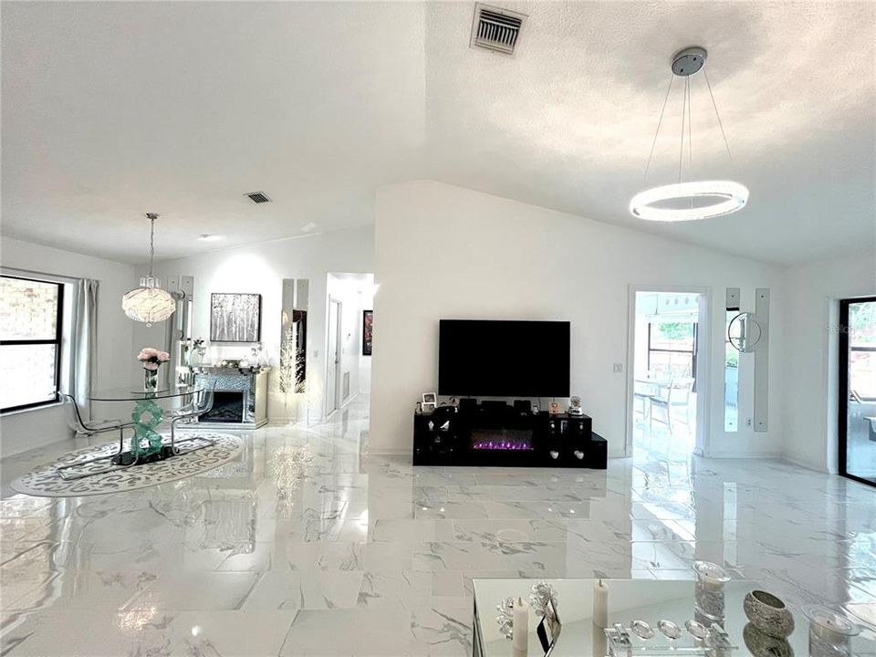 En Venta: $340,000 (3 camas, 2 baños, 1769 Pies cuadrados)