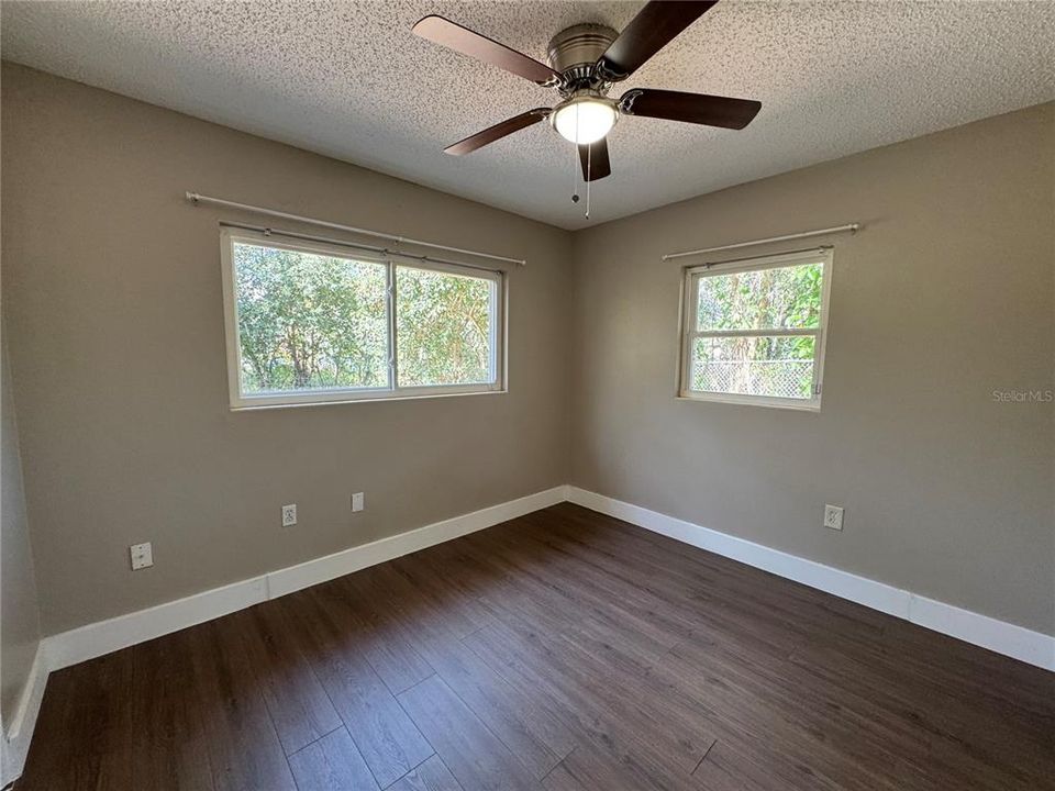 В аренду: $1,850 (3 спален, 2 ванн, 1306 Квадратных фут)