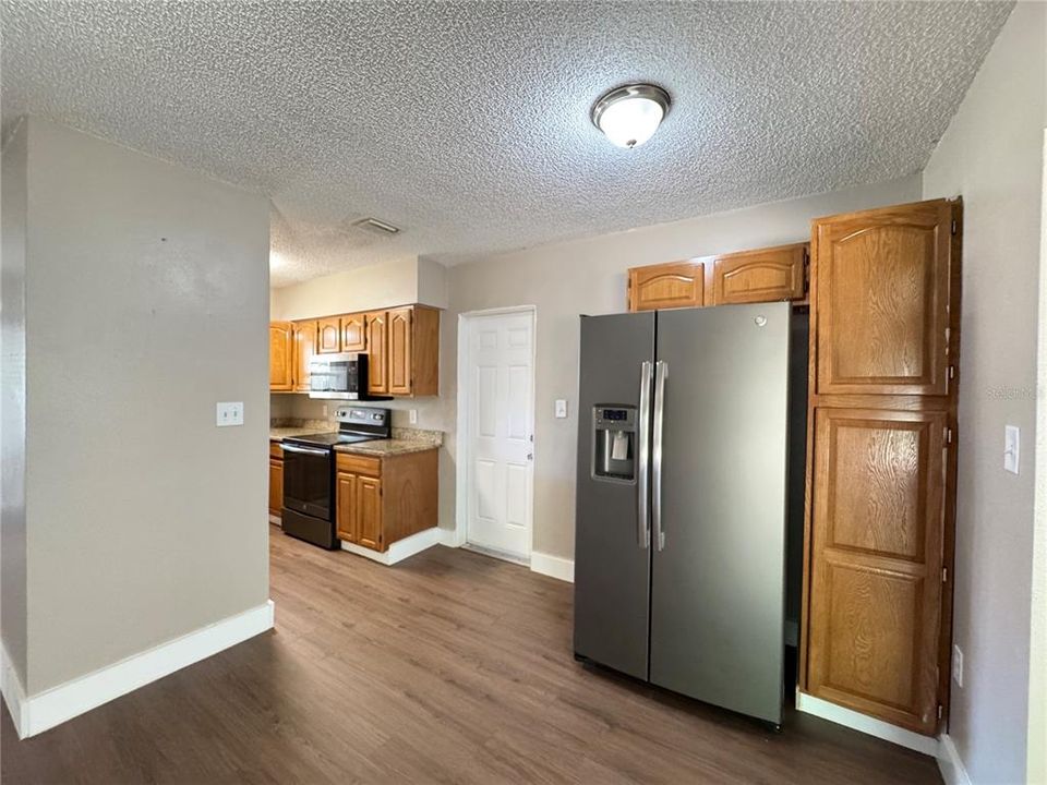 В аренду: $1,850 (3 спален, 2 ванн, 1306 Квадратных фут)