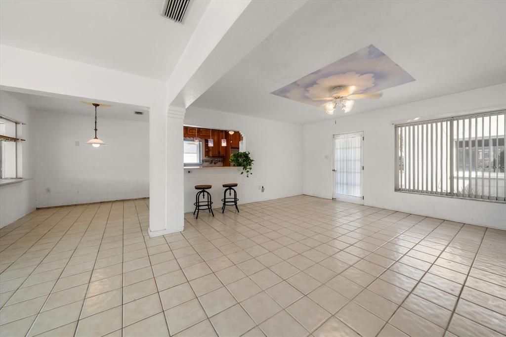 En Venta: $949,000 (3 camas, 2 baños, 1916 Pies cuadrados)