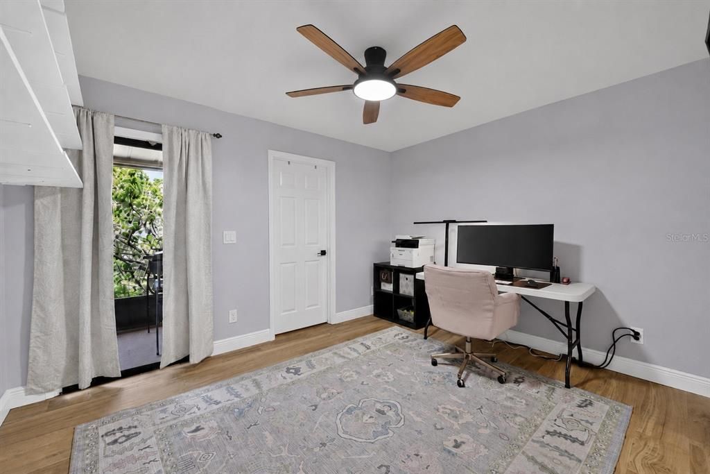For Sale: $319,900 (2 beds, 2 baths, 1374 Square Feet)