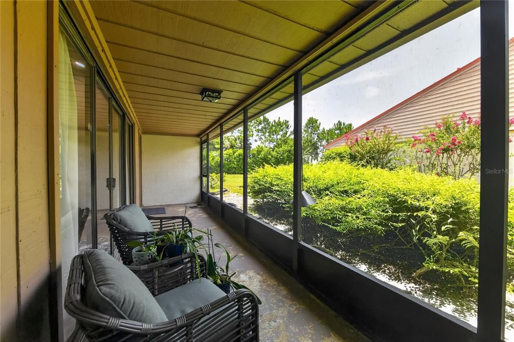 For Sale: $319,900 (2 beds, 2 baths, 1374 Square Feet)