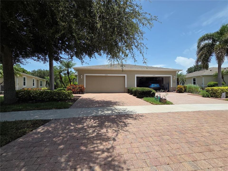 Active With Contract: $265,000 (3 beds, 2 baths, 1349 Square Feet)