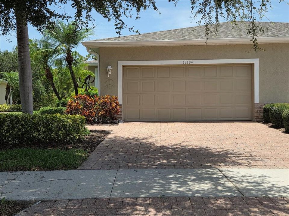 Active With Contract: $265,000 (3 beds, 2 baths, 1349 Square Feet)
