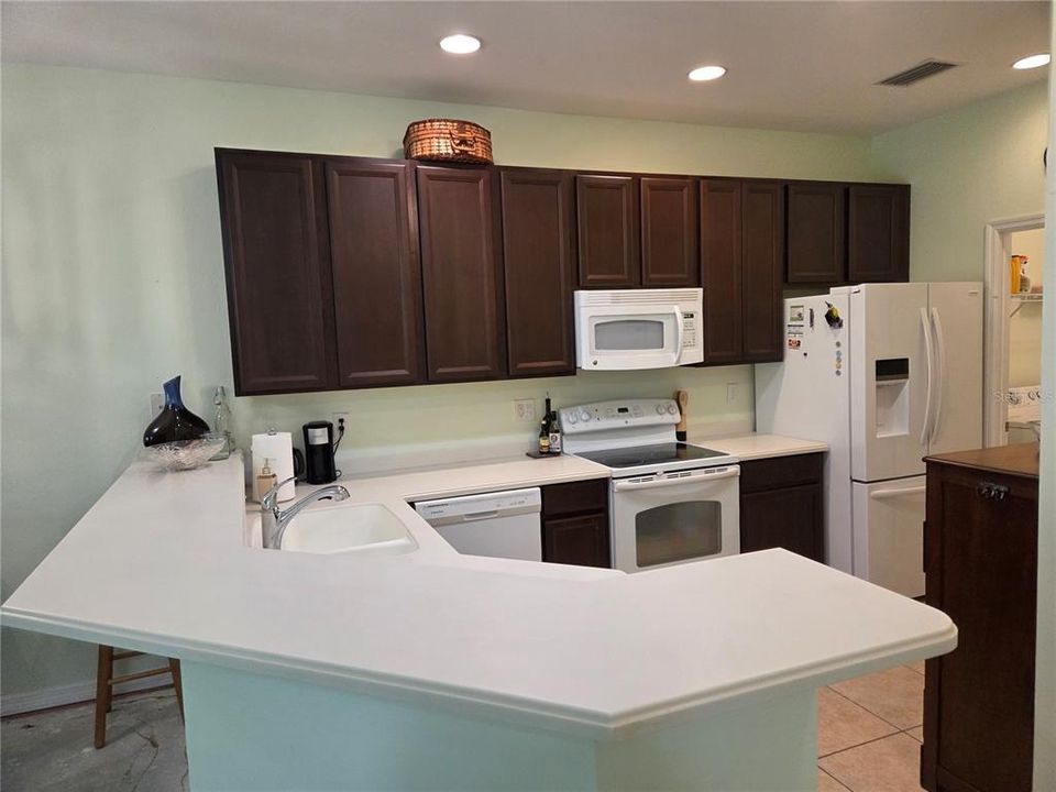 Active With Contract: $265,000 (3 beds, 2 baths, 1349 Square Feet)