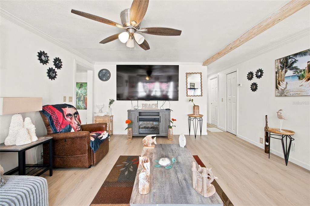 For Sale: $150,000 (2 beds, 2 baths, 1080 Square Feet)