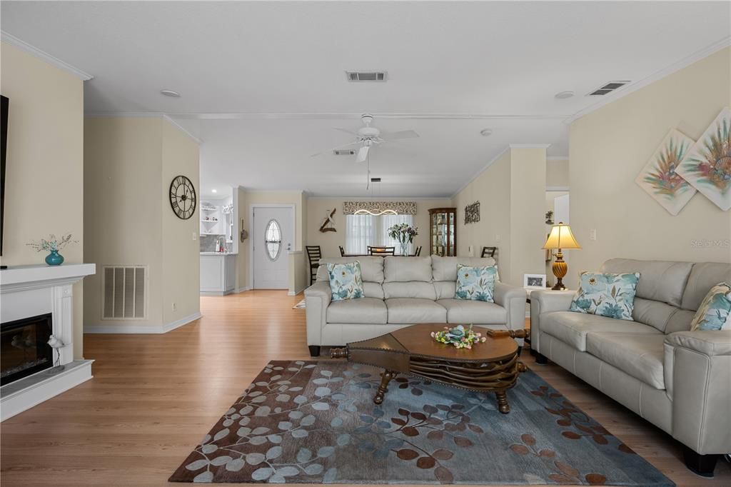 На продажу: $304,000 (3 спален, 2 ванн, 1680 Квадратных фут)