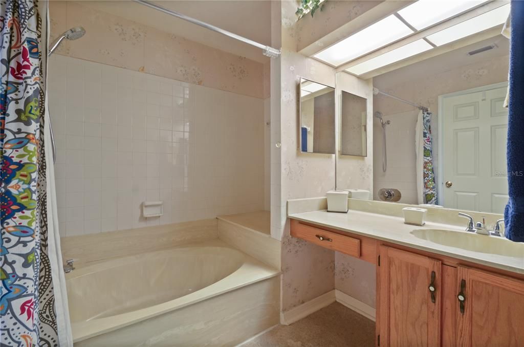 For Sale: $240,000 (3 beds, 2 baths, 1365 Square Feet)