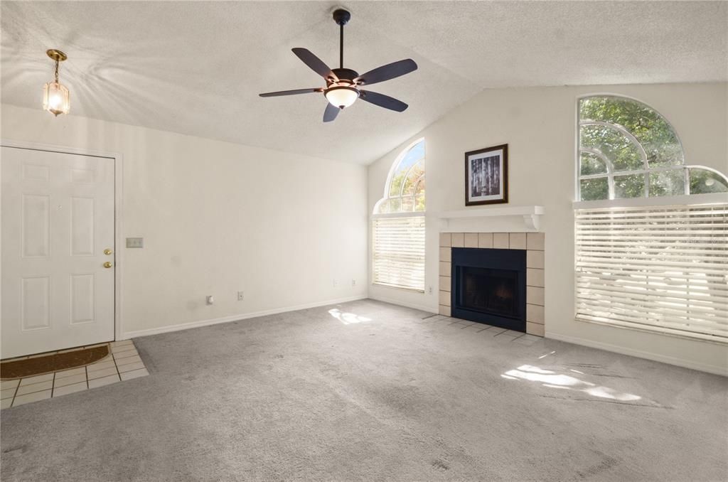 For Sale: $240,000 (3 beds, 2 baths, 1365 Square Feet)