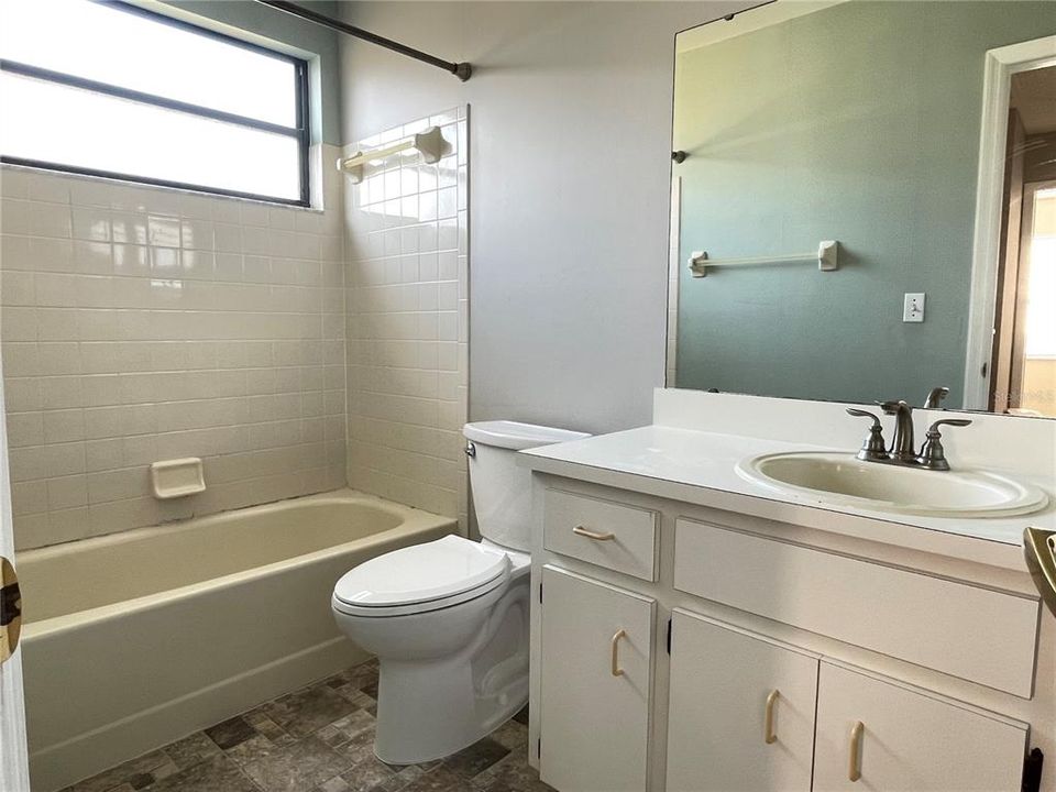 В аренду: $1,995 (3 спален, 2 ванн, 1320 Квадратных фут)