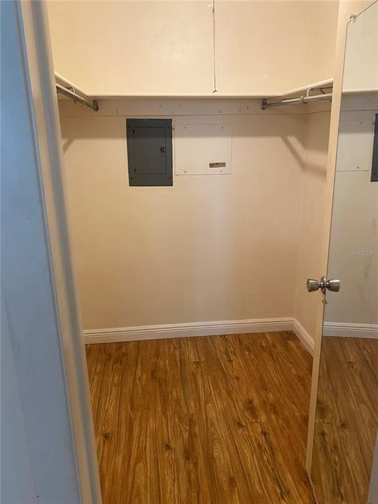 For Sale: $99,500 (2 beds, 2 baths, 912 Square Feet)