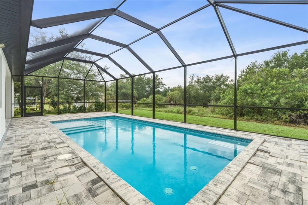 En Venta: $550,000 (4 camas, 2 baños, 1726 Pies cuadrados)