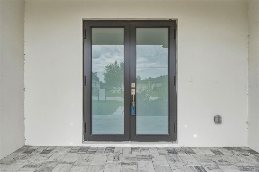 En Venta: $550,000 (4 camas, 2 baños, 1726 Pies cuadrados)